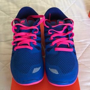 NIB NIke Free 5.0 Running Shoes 6Y = W 7.5